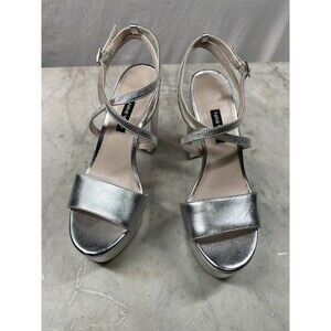 Nine West Platform Sandals Women’s 8 Silver Patent Leather